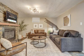 Blackstone Hideaway Downtown Lower-Level Apt